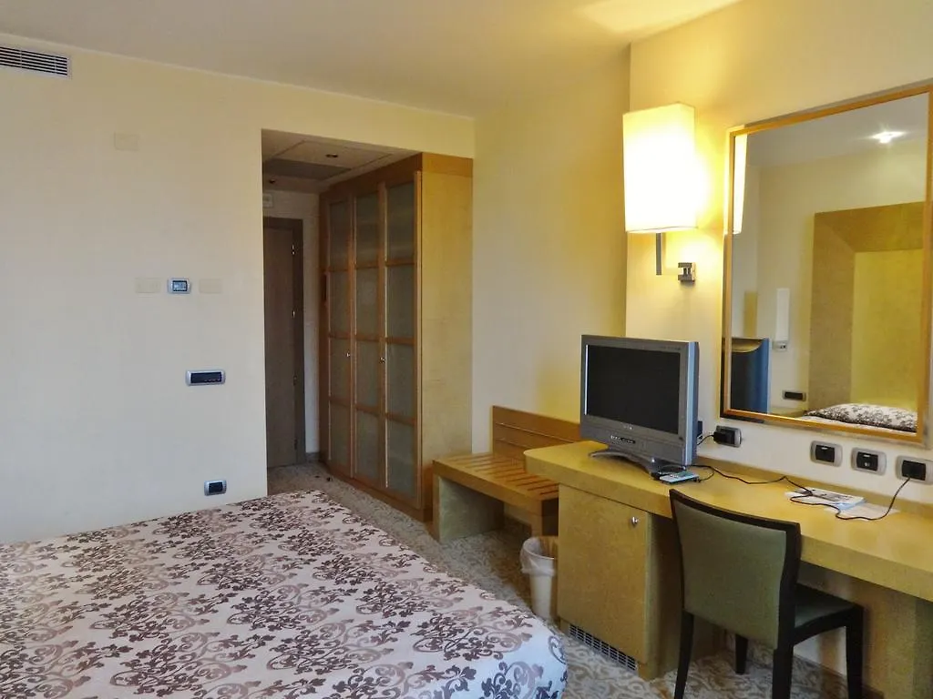 ****  Hotel Tiffany Milano Trezzano sul Naviglio Italy