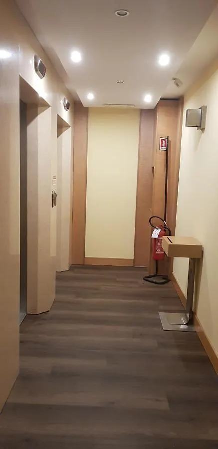 Hotel Tiffany Milano Trezzano sul Naviglio 4*,
