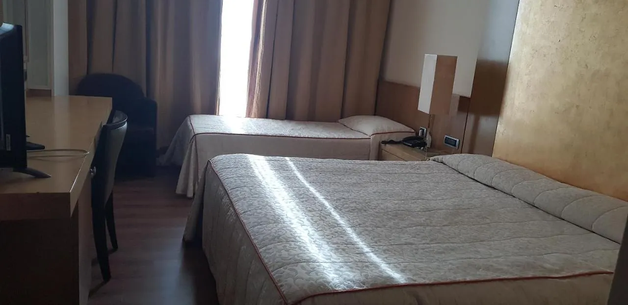 Hotel Tiffany Milano Trezzano sul Naviglio 4*,  Italien